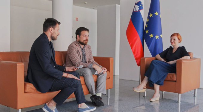 nejc krevs, drušan josip smodej, 11. 8.2022 v pogovoru z novo ministrico za kulturo asto vrećko o vizijah in stategijah njenega ministrovanja